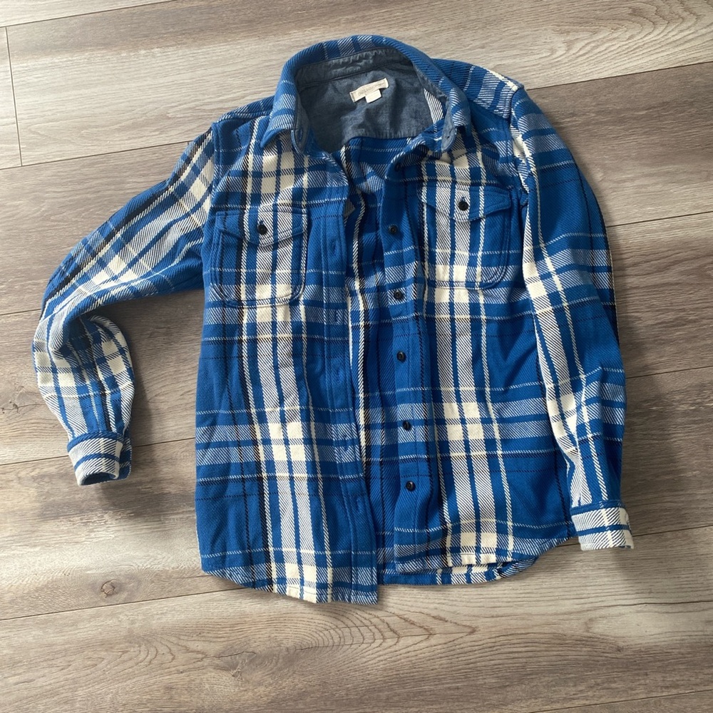 Women’s XS Outerknown shirt